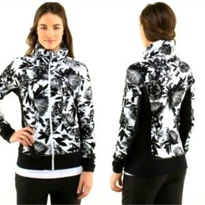 Lululemon Calm & Cozy Jacket Brisk Bloom Black White Floral